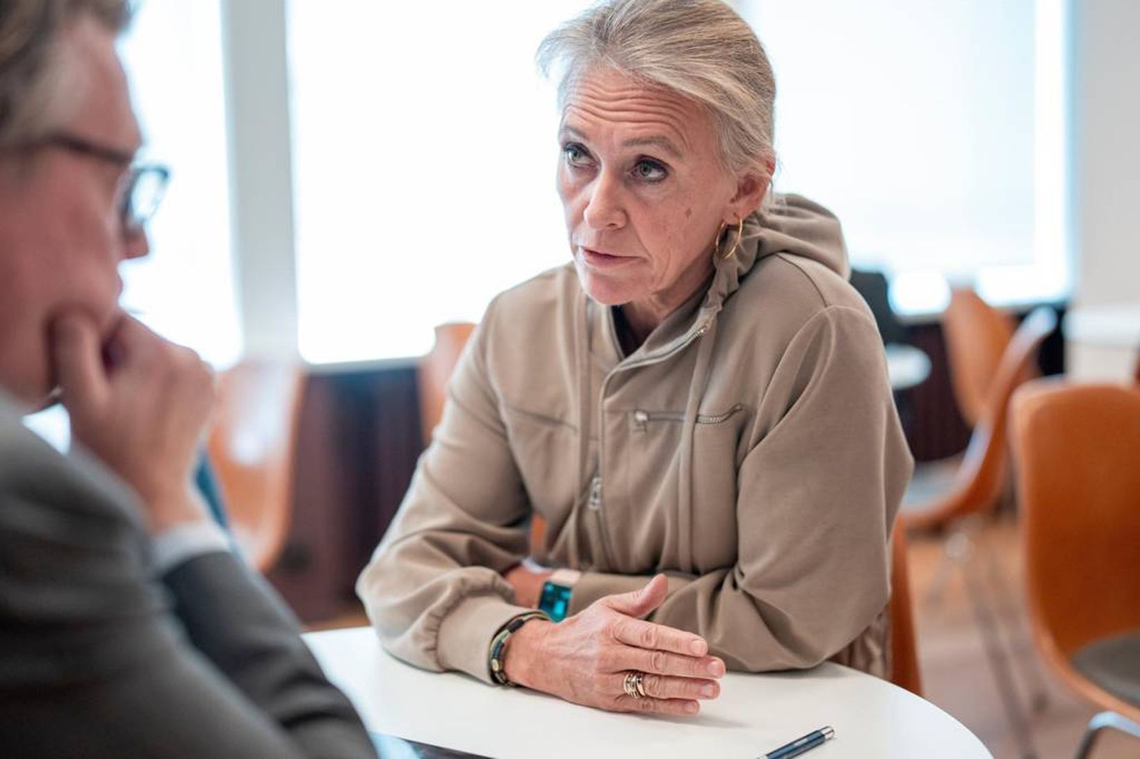 Hagsmunavarsla eflir sendiráðið