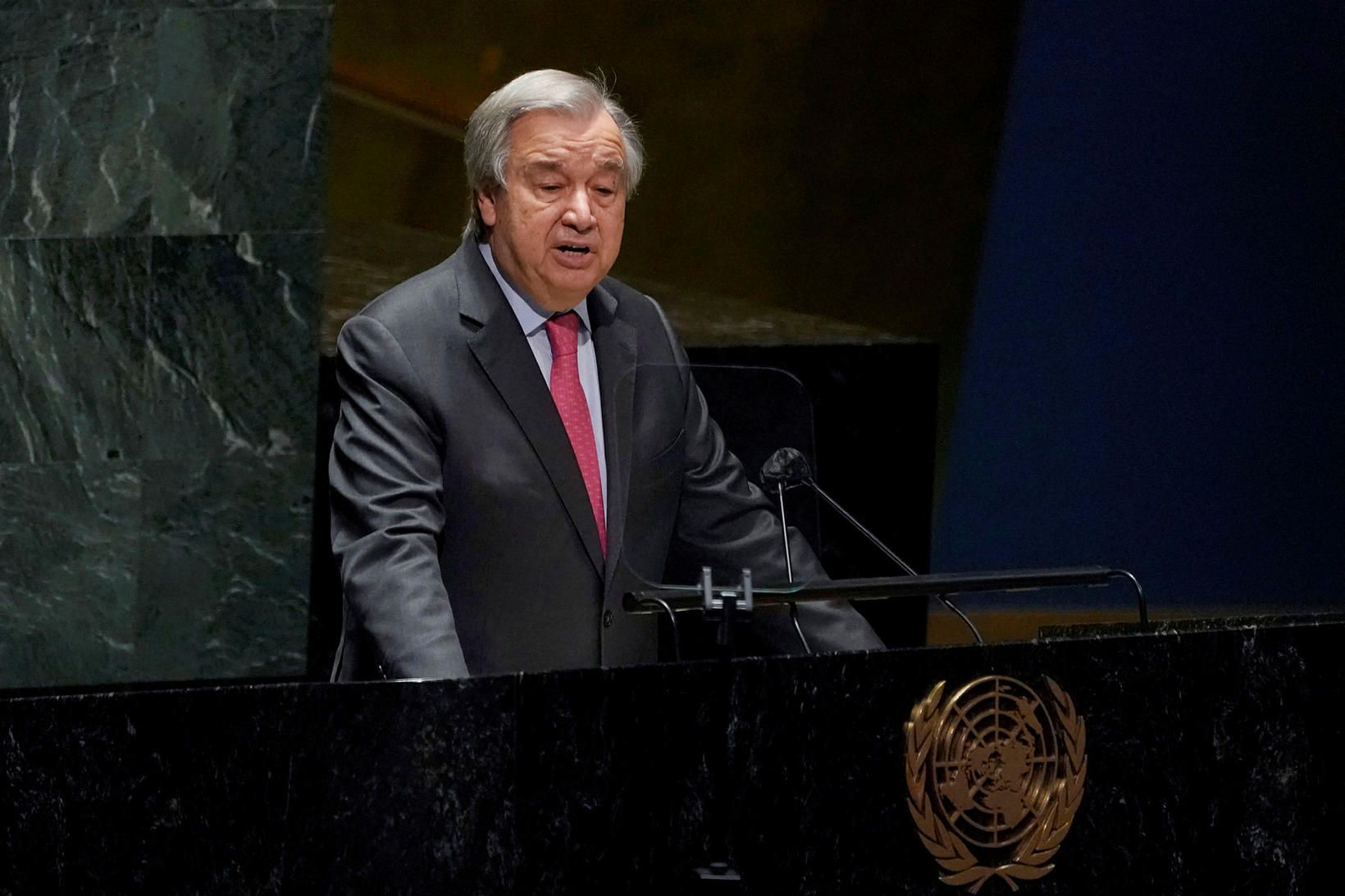 Antonio Guterres flytur ræðu í febrúar síðastliðnum.