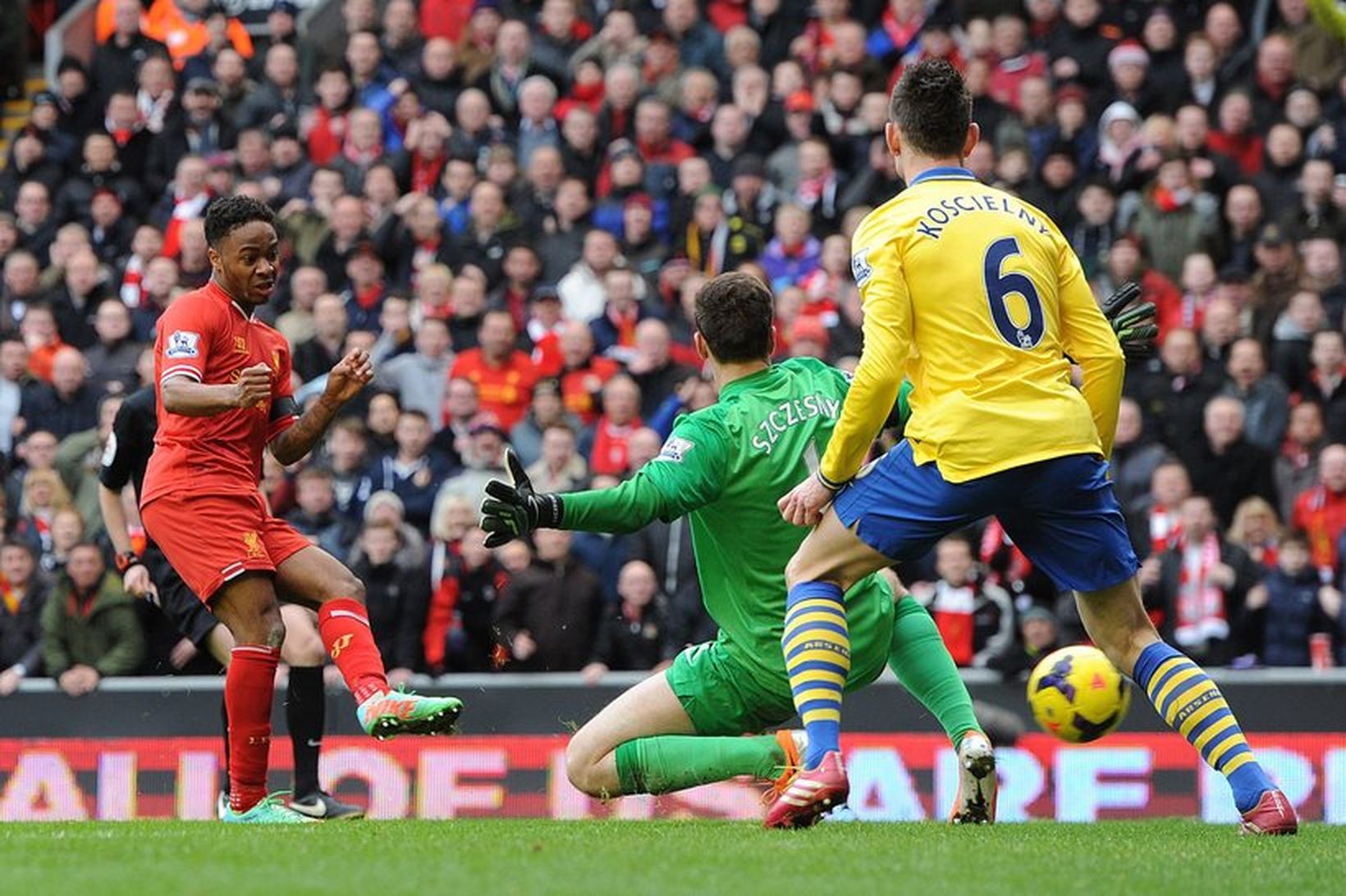 Raheem Sterling er hér að koma Liverpool í 5:0.