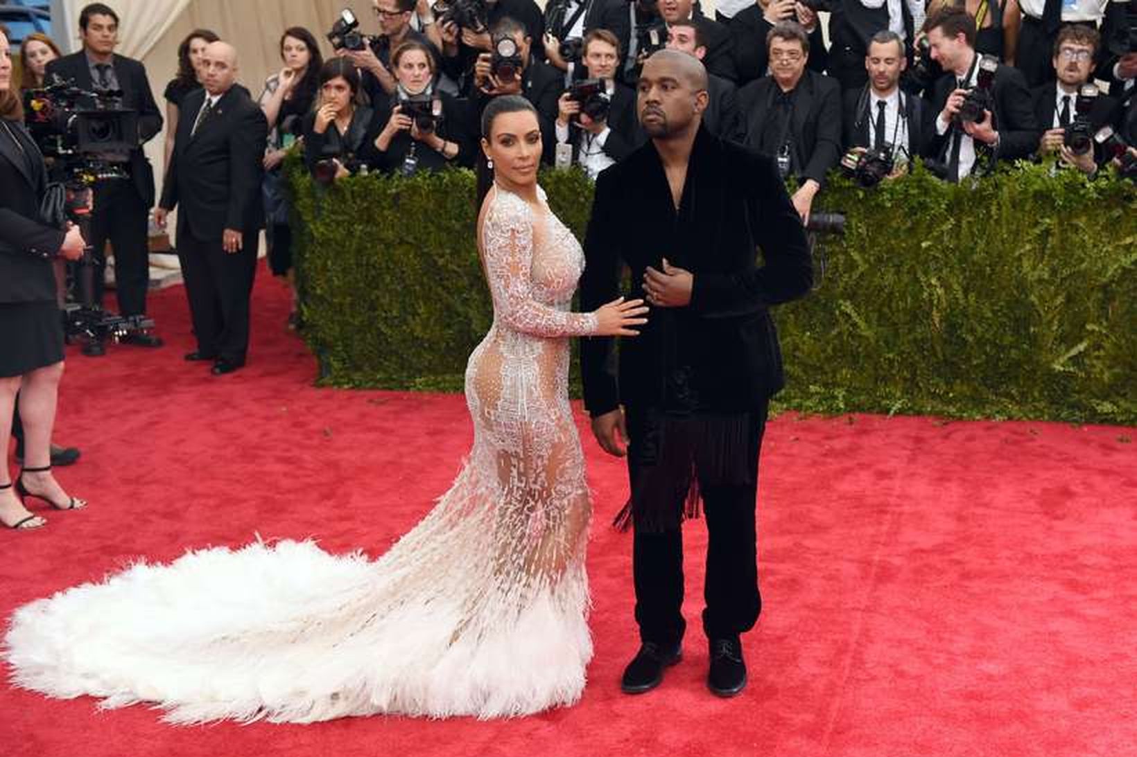 Kim Kardashian og Kanye West á Met Gala í gær.