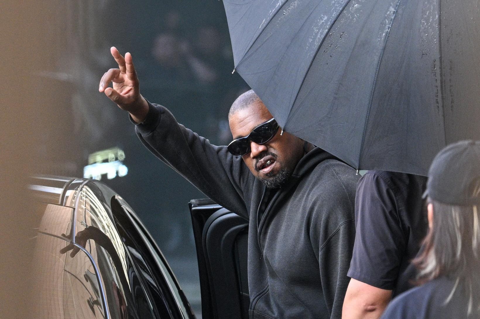 Kanye West púaður niður í Shanghæ