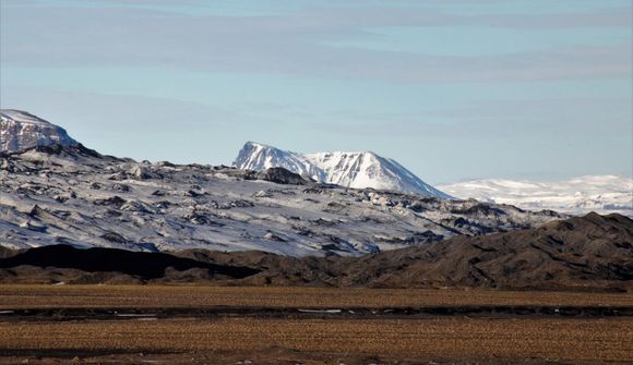 Líkur á vatnavöxtum og varað við skriðum