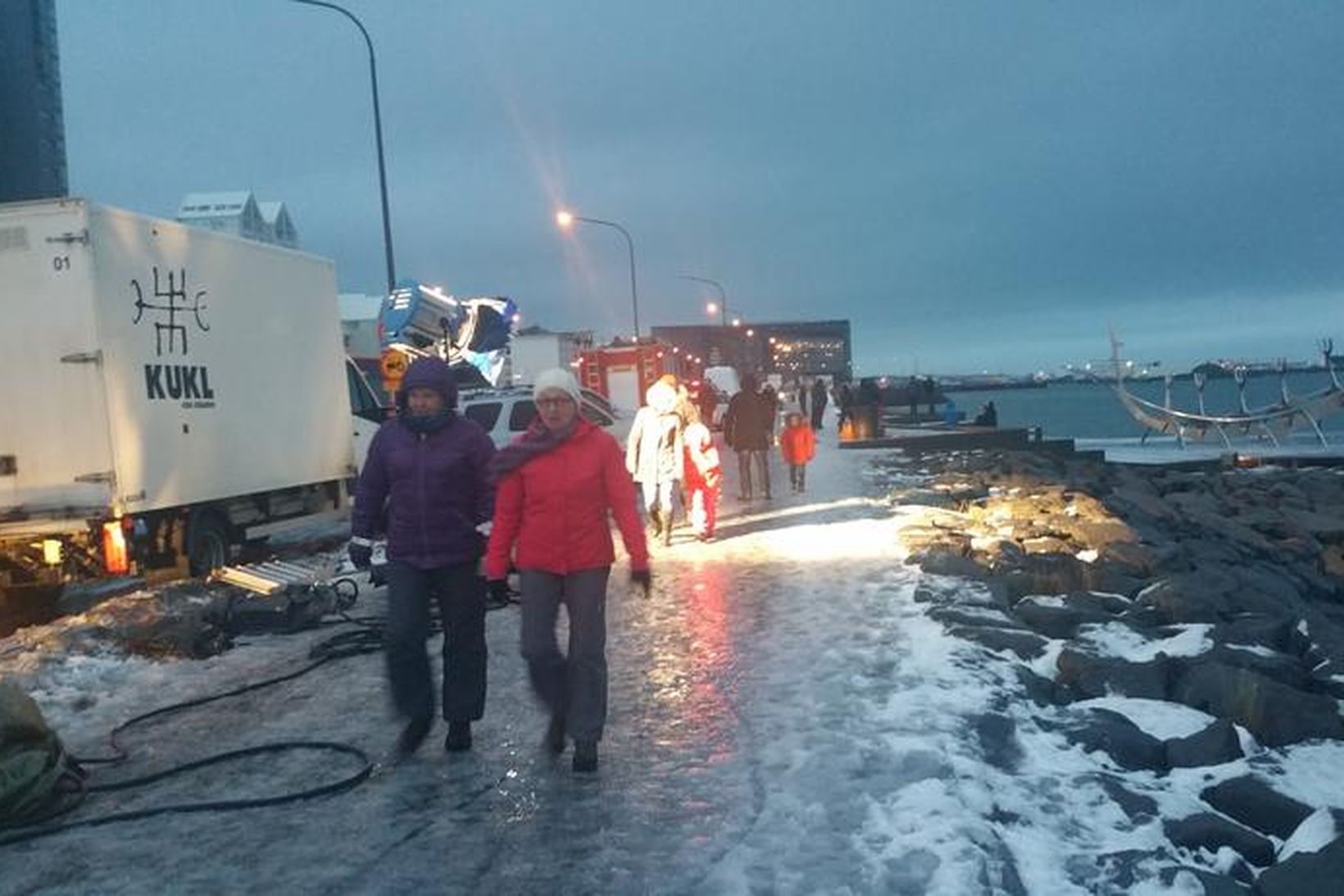 Reynt verður að framkvæma gjörninginn fyrir aftan Hörpu.