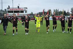 Víkingar spila þessa stundina við Vllaznia á Víkingsvellinum.