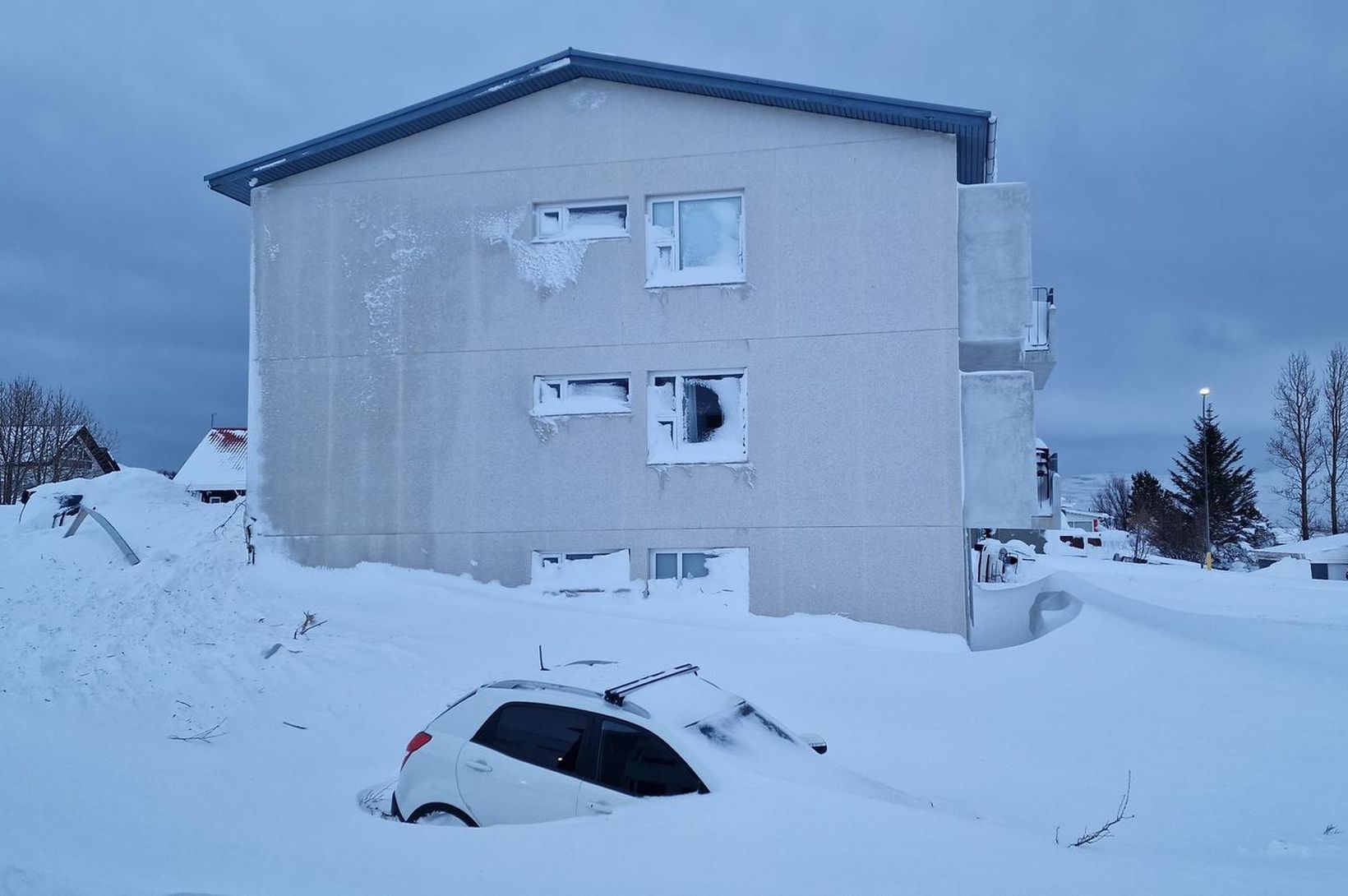 Snjókomubakki nálgast Austfirði