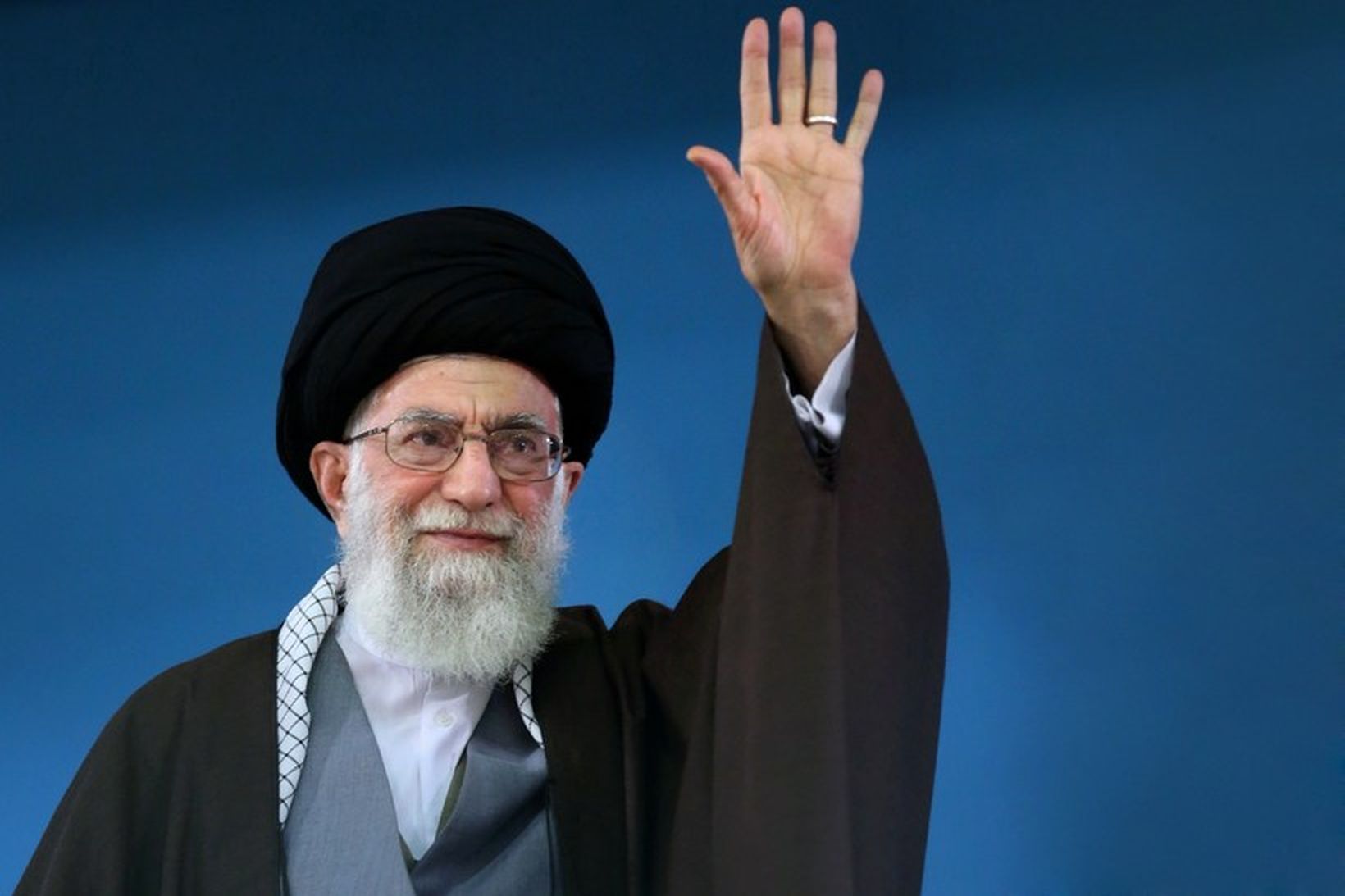 Ayatollah Ali Khamenei, leiðtogi Írans, á fundi í Teheran fyrr …