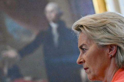 Ursula von der Leyen fundaði í dag með þeim Trump Bandaríkjaforseta og Selenskí Úkraínuforseta.