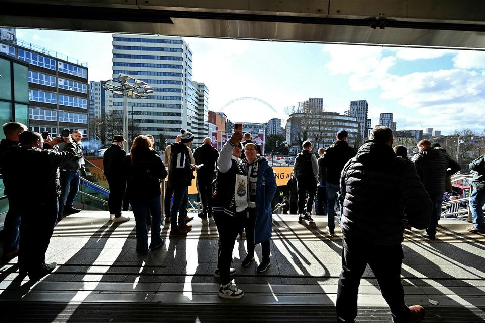 Stuðningsmenn Newcastle mæta á Wembley-leikvanginn snemma dags en þeir eru fjölmennir og munu setja mikinn …