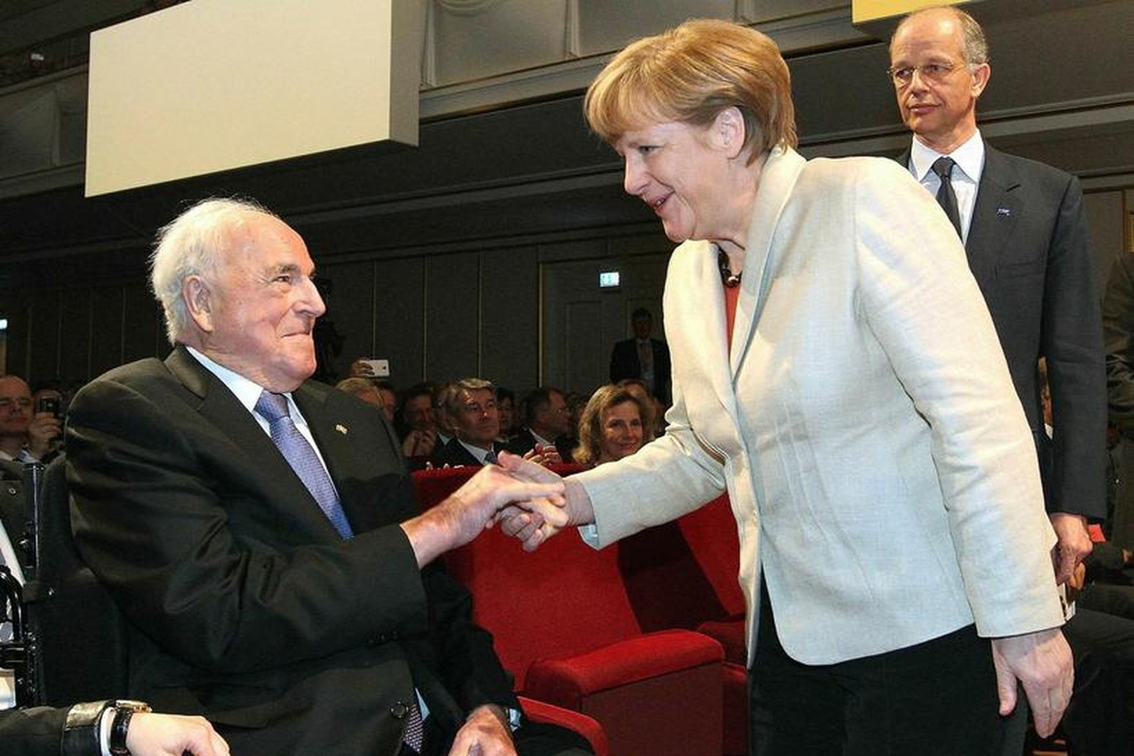 Angela Merkel ásamt Helmut Kohl árið 2015.