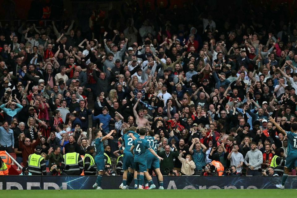 Bournemouth-menn fagna á Emirates.