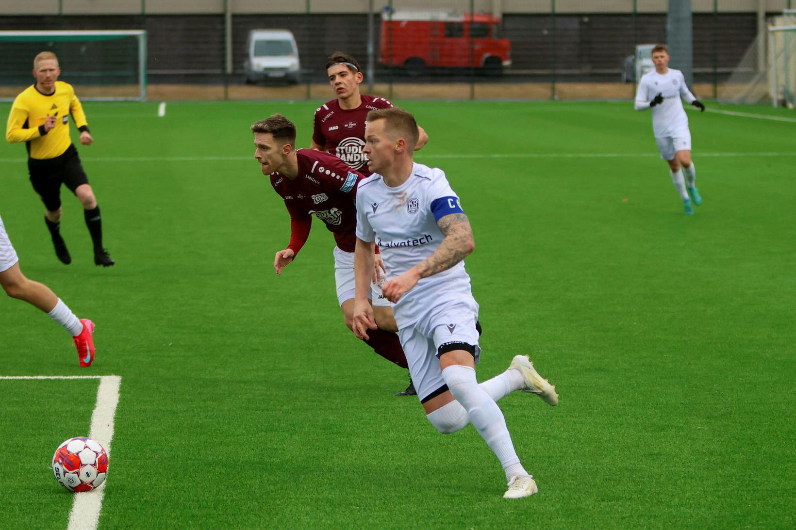 Aron Sigurðarson í leik með KR gegn Selfossi á undirbúningstímabilinu.