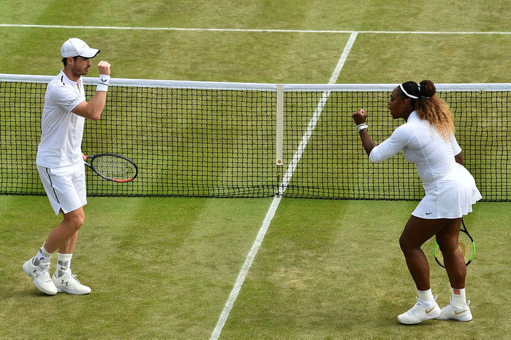 Andy Murray og Serena Williams eru úr leik á Wimbledon-mótinu.