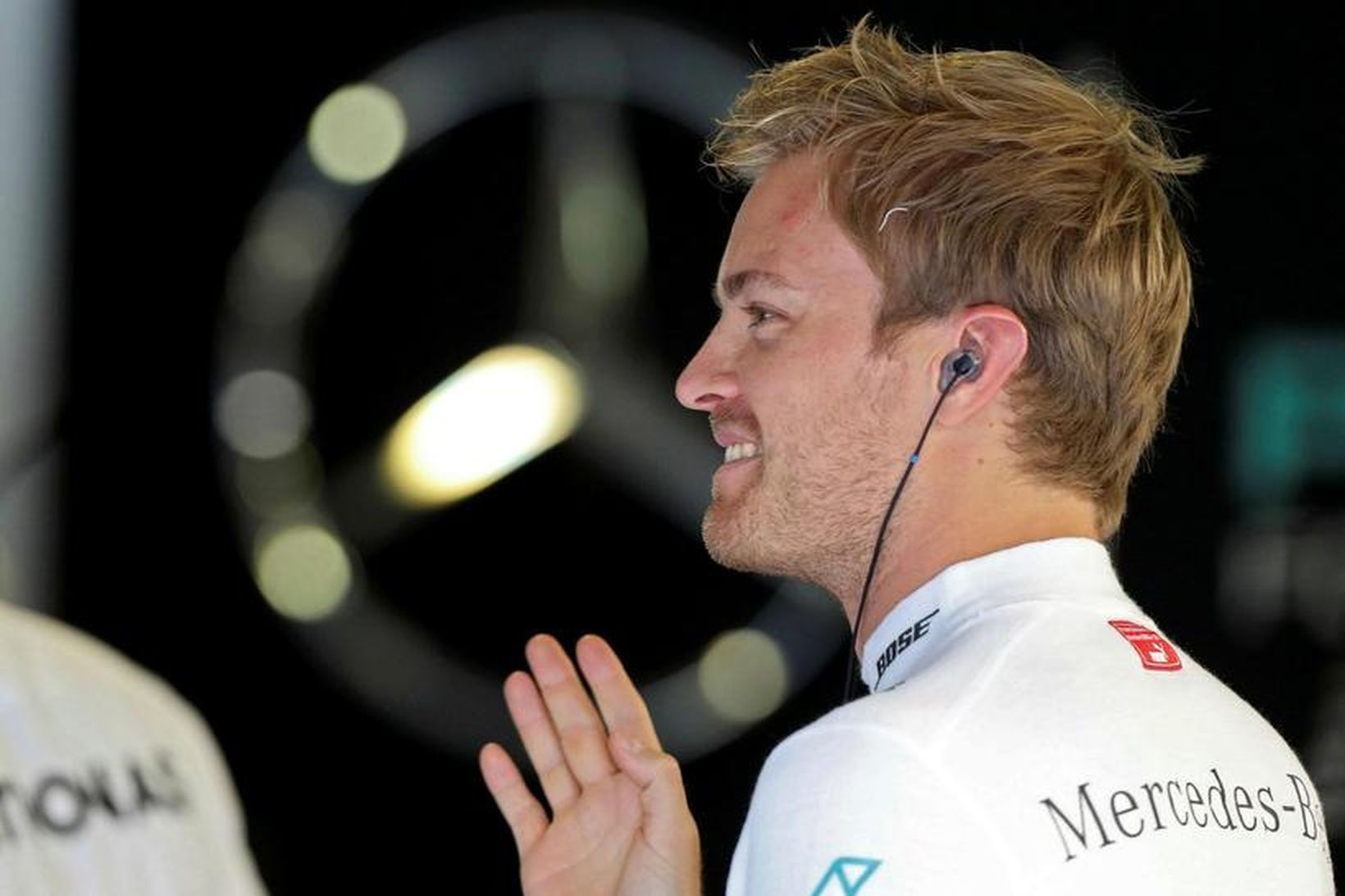 Nico Rosberg undirbýr sig fyrir tímatökuna í Búdapest í dag.
