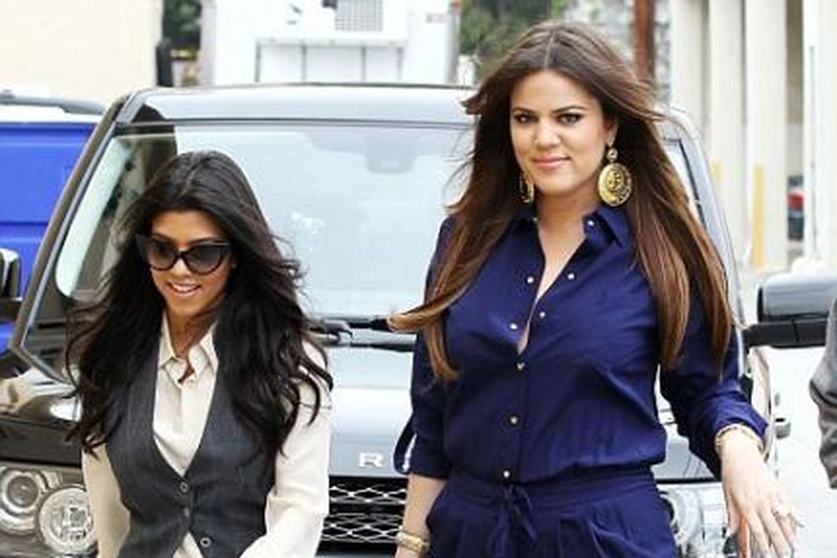 Kourtney og Khloe Kardashian í Los Angeles.