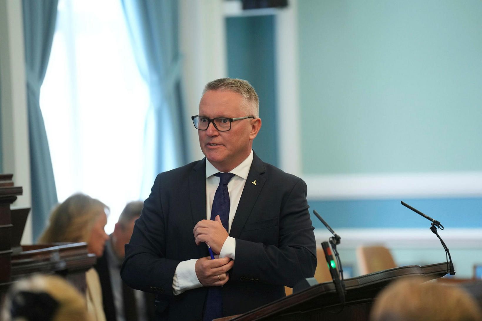 Njáll Trausti Friðbertsson er æfur yfir atburðum síðastliðins sólarhrings.