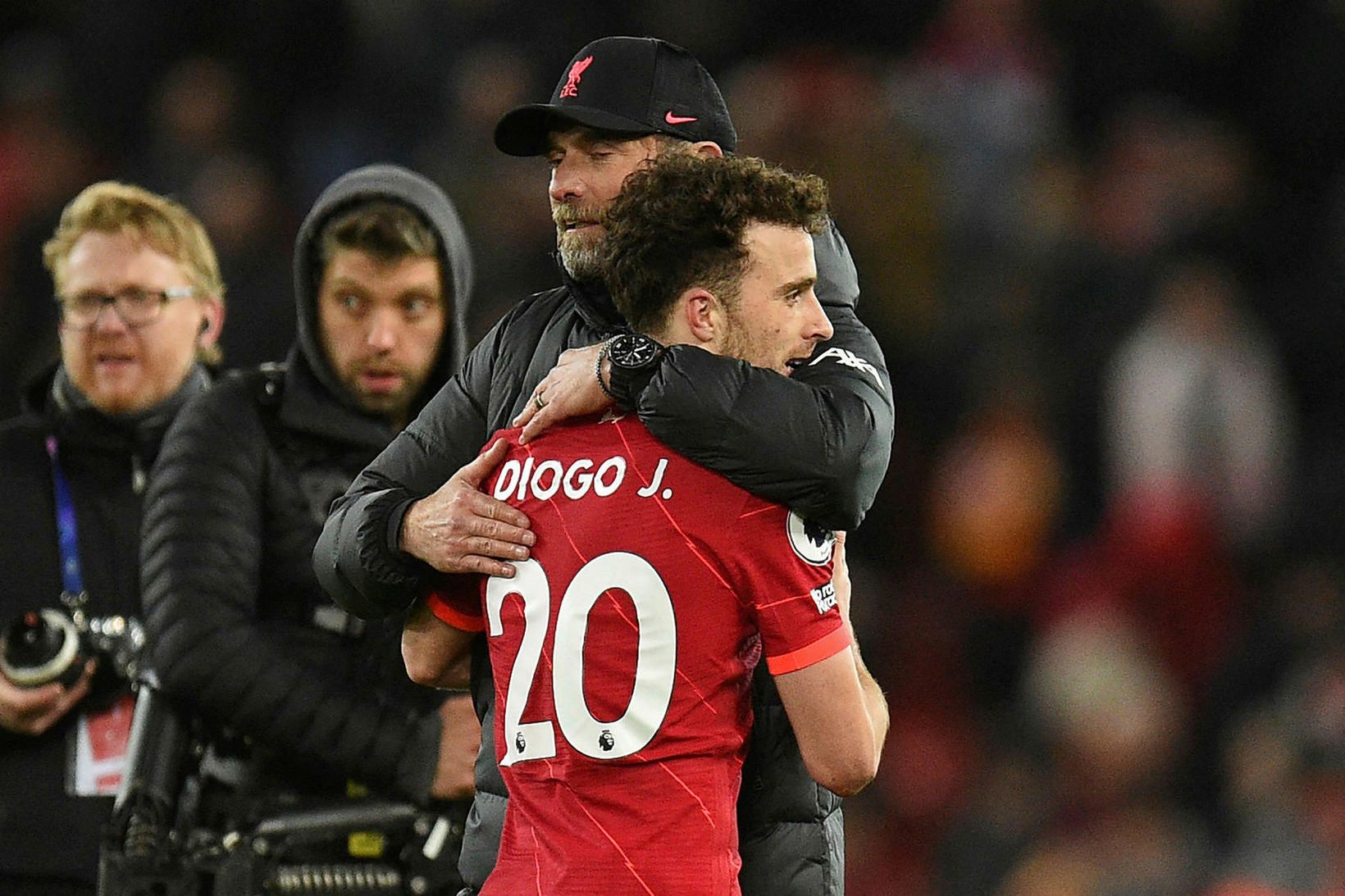 Jürgen Klopp þurfti að taka Diogo Jota af velli.