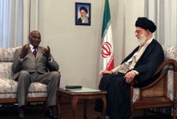 Ajatollah Ali Khamenei, æðsti klerkur Írans, átti fund með Abdoulaye Wade, forseta Senegal, í Teheran …