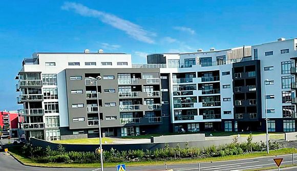 Eftirlitið í molum
