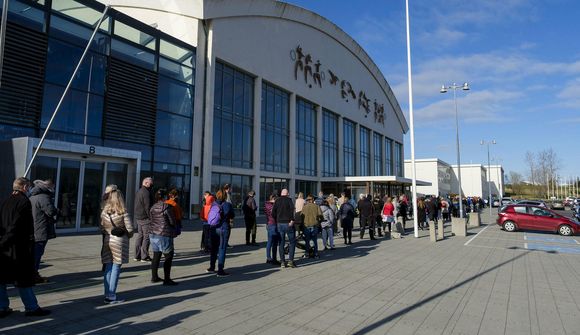 Minni á að 20.000 manna höll í Búdapest var byggð á 18 mánuðum