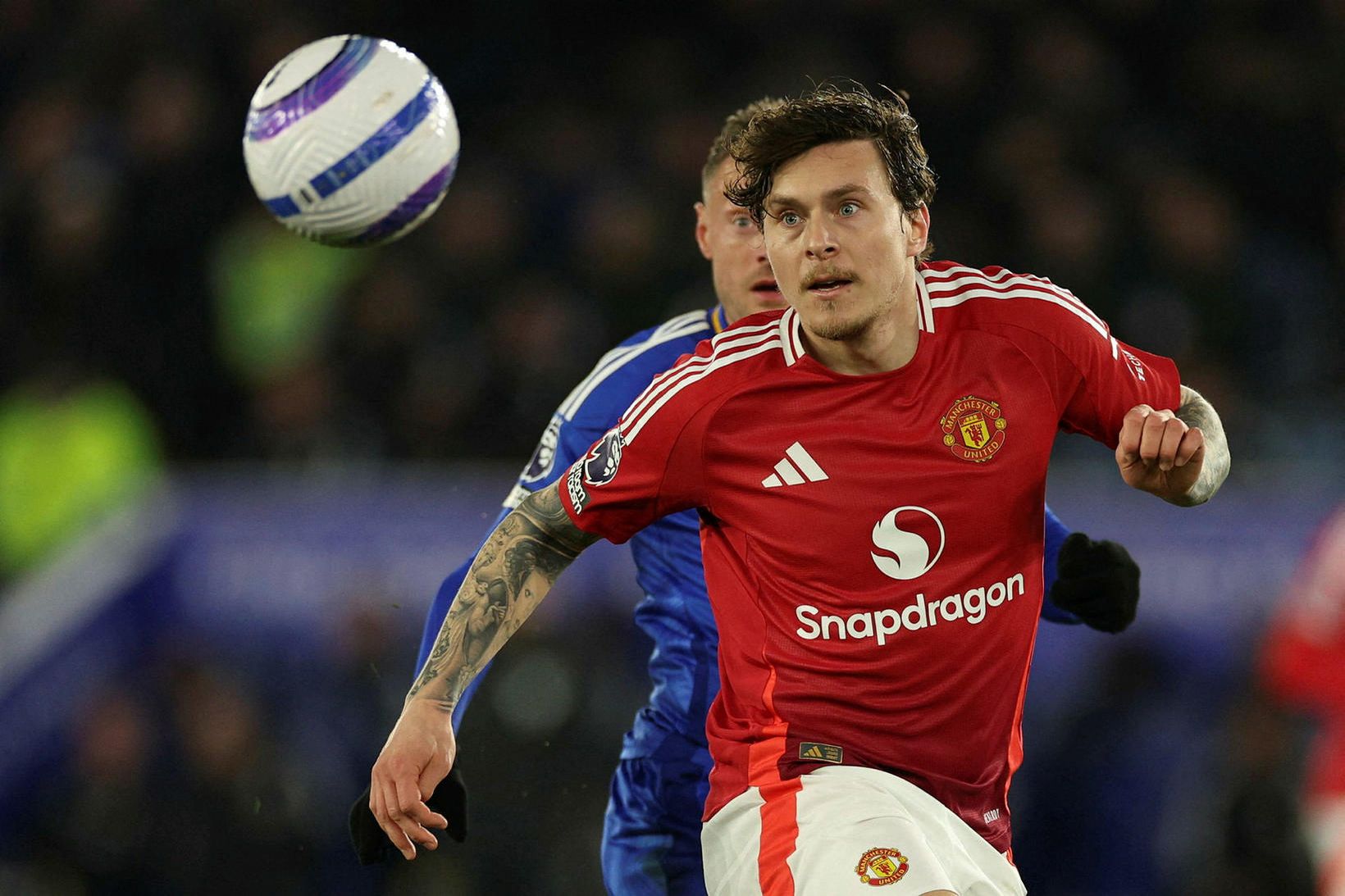 Victor Lindelöf yfirgaf Old Trafford í hálfleik vegna meiðsla sonar …