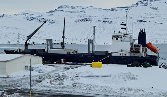 Hængur til Litháen og mjöl til Þýskalands