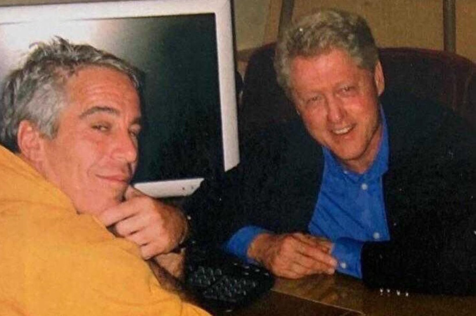 Minnst á kynlífsupptökur af Clinton og Andrési
