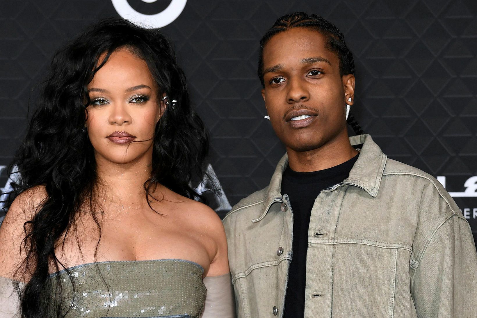 Rihanna og A$AP Rocky tóku á móti syni sínum hinn …