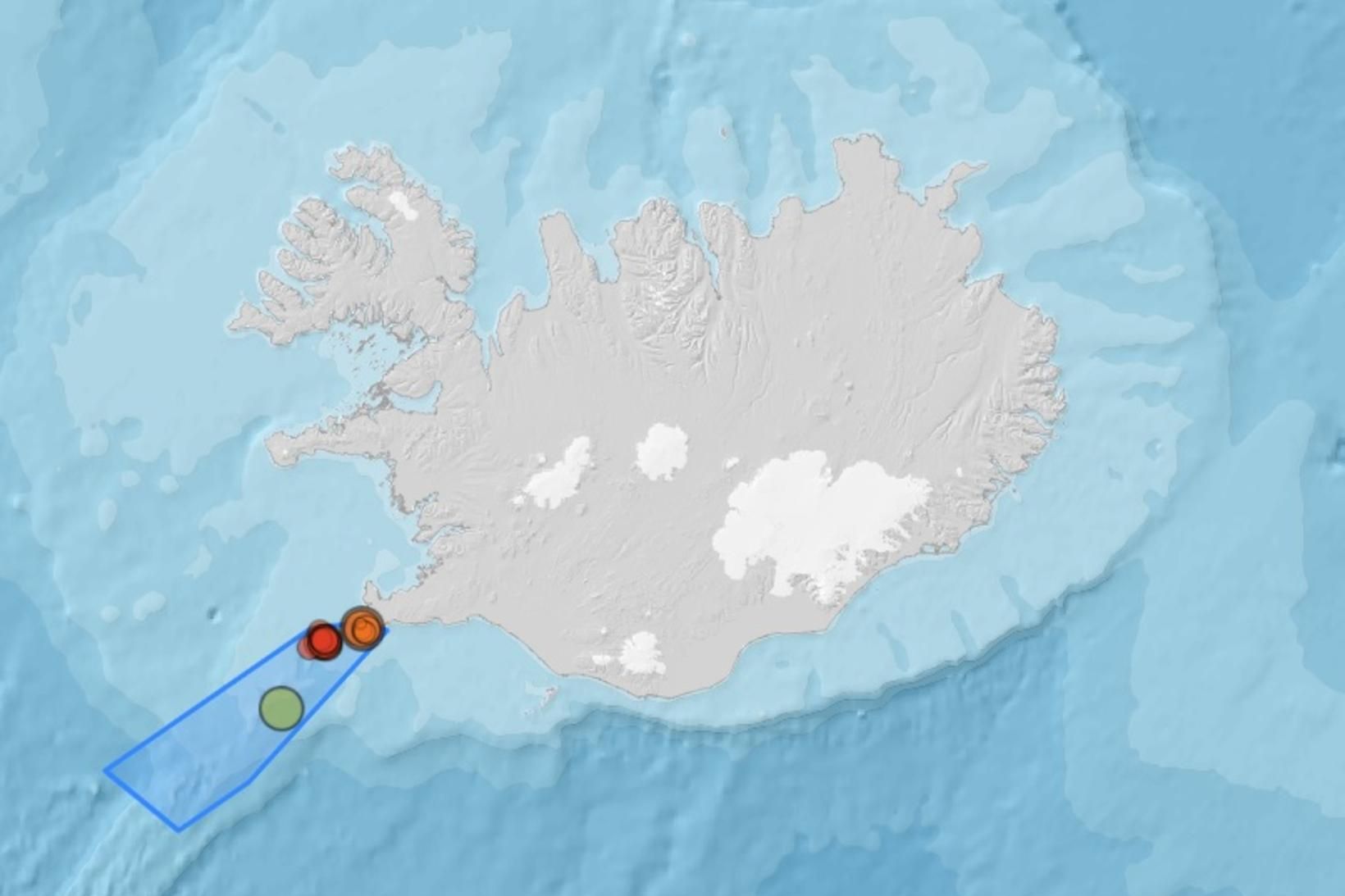 Tveir 2,8 stiga skjálftar hafa orðið í hrinunni.