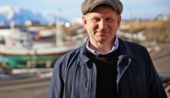 Óli Halldórs hættir við að leiða