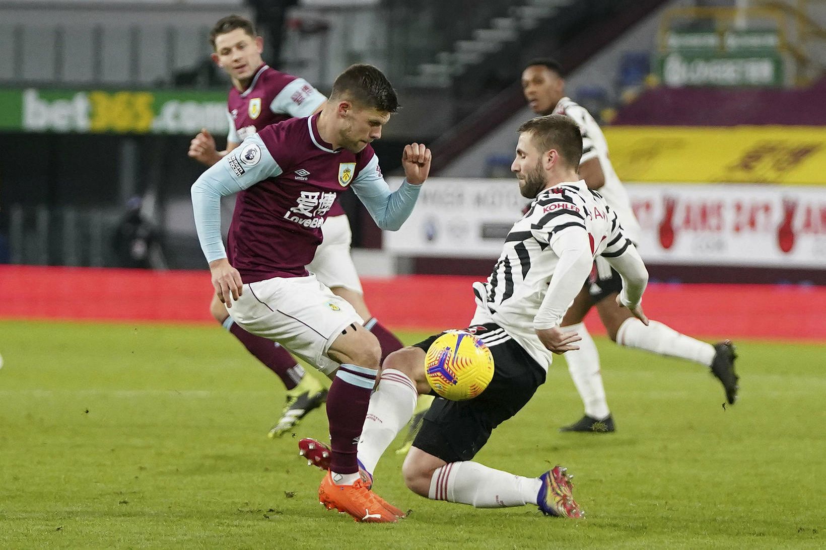 Jóhann Berg Guðmundsson í leik gegn Manchester United.