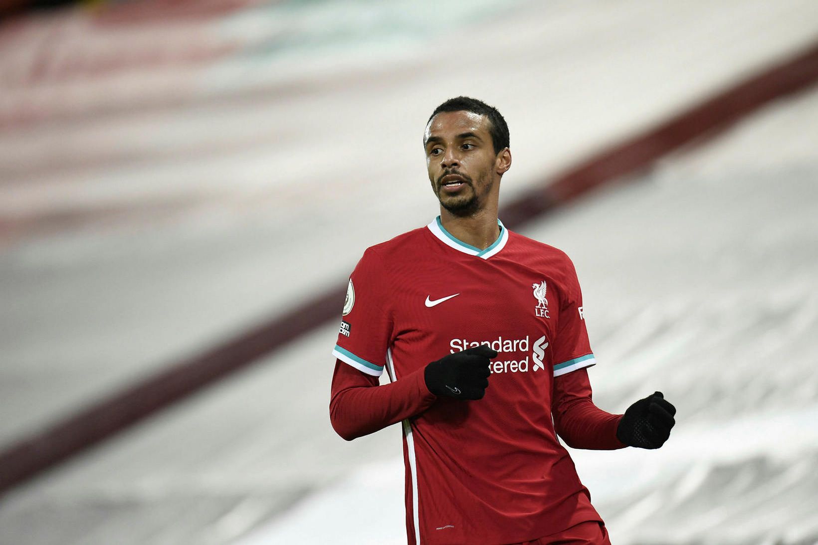 Joel Matip er líklegur til að spila áfram á Englandi.