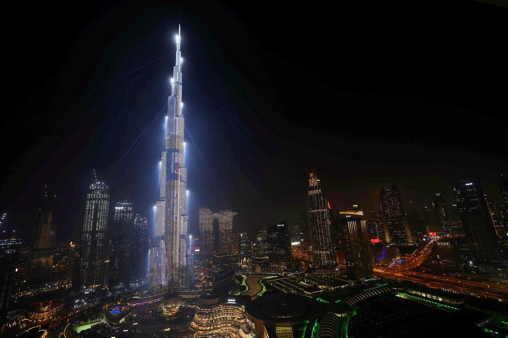 Frá Dubai. Sjá má Burj Khalifa-turninn á myndinni.