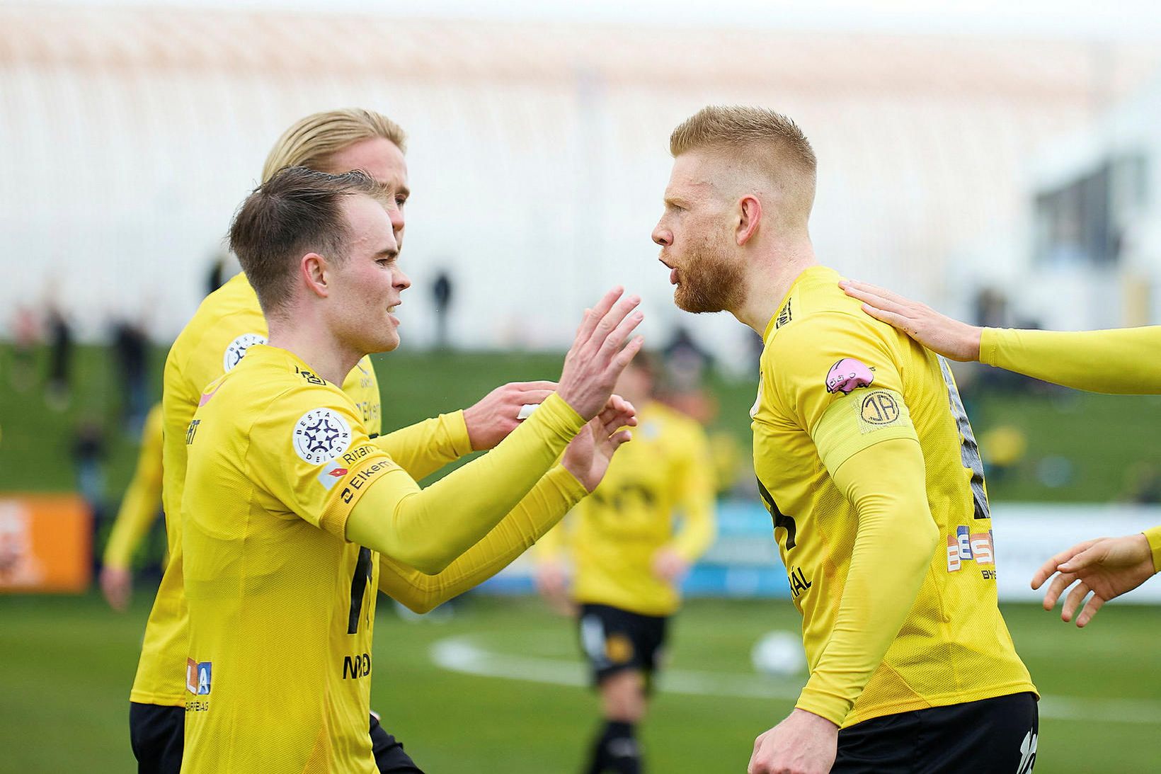 Albert Hafsteinsson og Viktor Jónsson fagna marki.