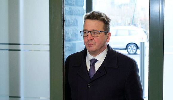 Innleidd að fullu en gildistöku frestað