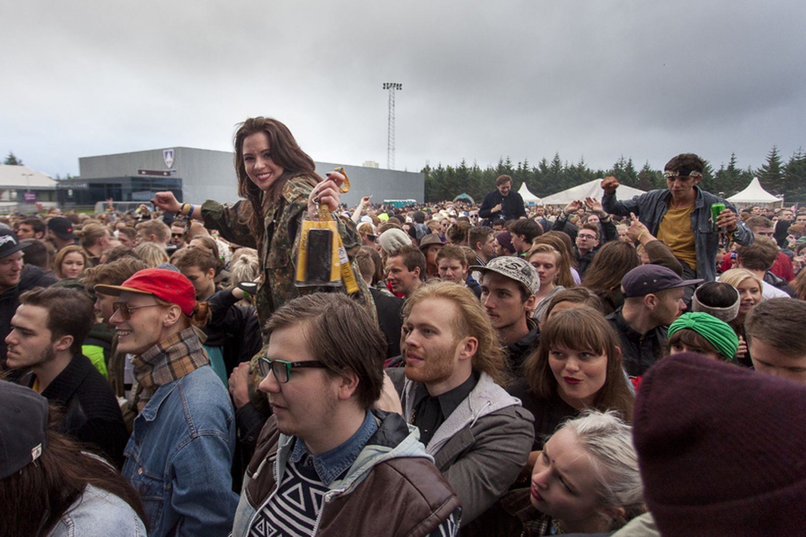 Lögum samkvæmt eiga allir á vinnumarkaði að greiða í lífeyrissjóð …