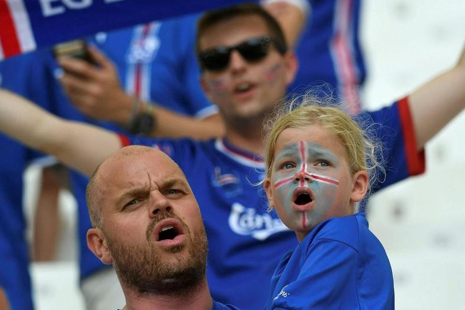 Íslenskir stuðningsmenn á leik liðsins gegn Ungerjalandi í Marseille í dag.