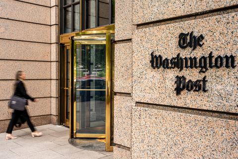 Skopmyndateiknari hjá The Washington Post hefur sagt upp störfum eftir að skopmynd hennar var hafnað.