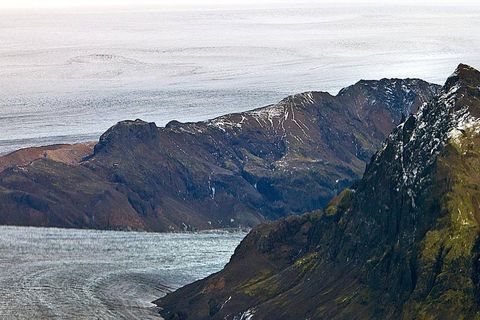 Skeiðarárjökull Þar sem jökulinn ber við loft, þar ríkir fegurðin ein.