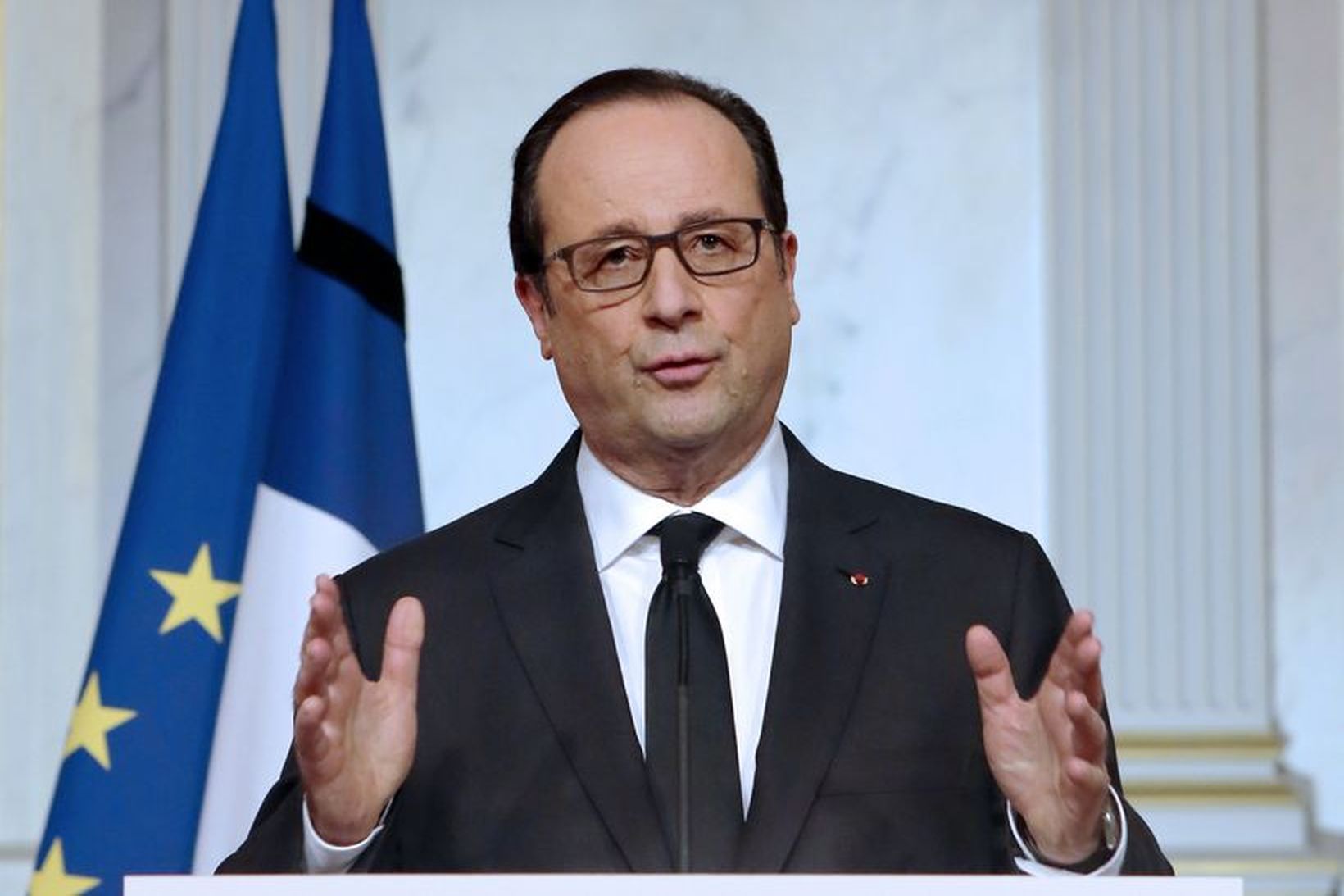 Francois Hollande, forseti Frakklands, ávarpaði frönsku þjóðina í kvöld.