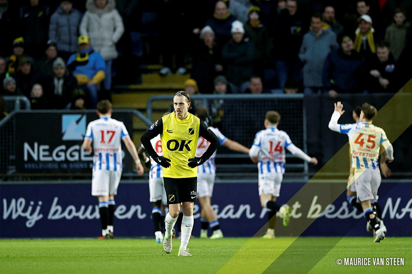 Elías Már Ómarsson í leik með NAC Breda.