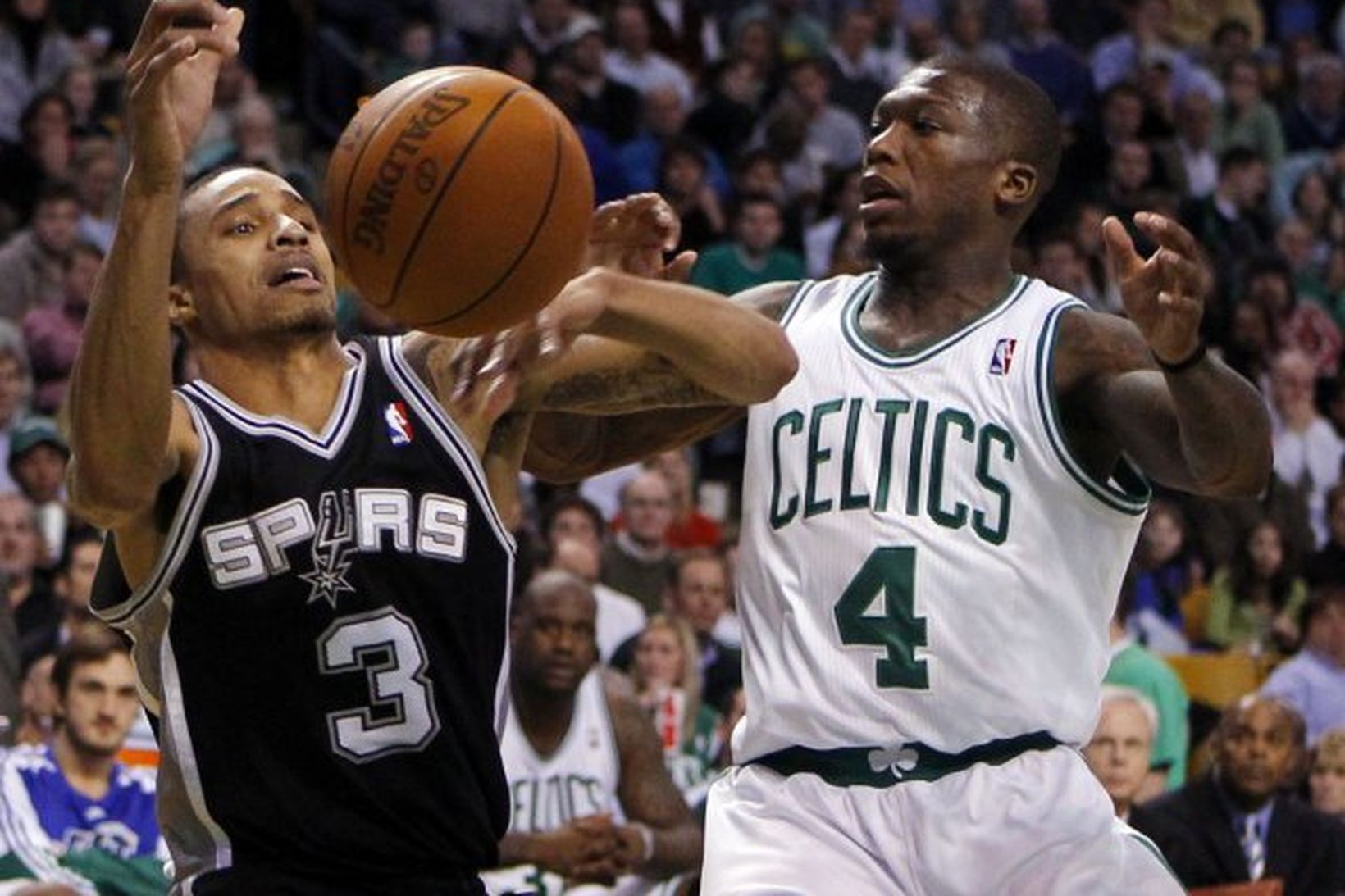 George Hill hjá San Antonio og Nate Robinson hjá Boston …