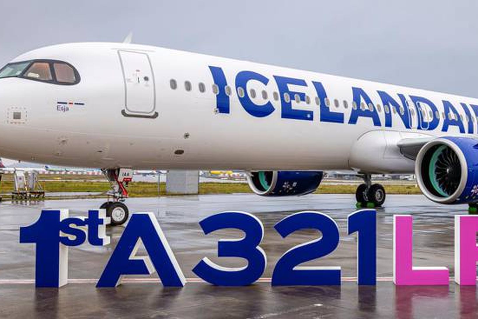 Fyrsta Airbus-þotan var afhent Icelandair í síðustu viku.