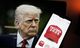 Trump er að selja stuttermaboli sem á stendur: „Trump 2028 (Endurskrifum reglurnar)“. Það er samt …