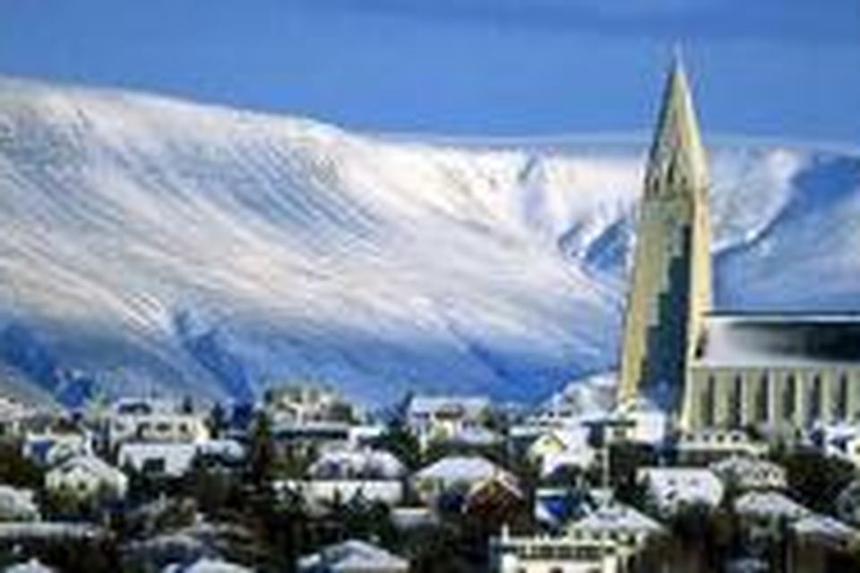 Hallgrímskirkja í vetrarbúningi.