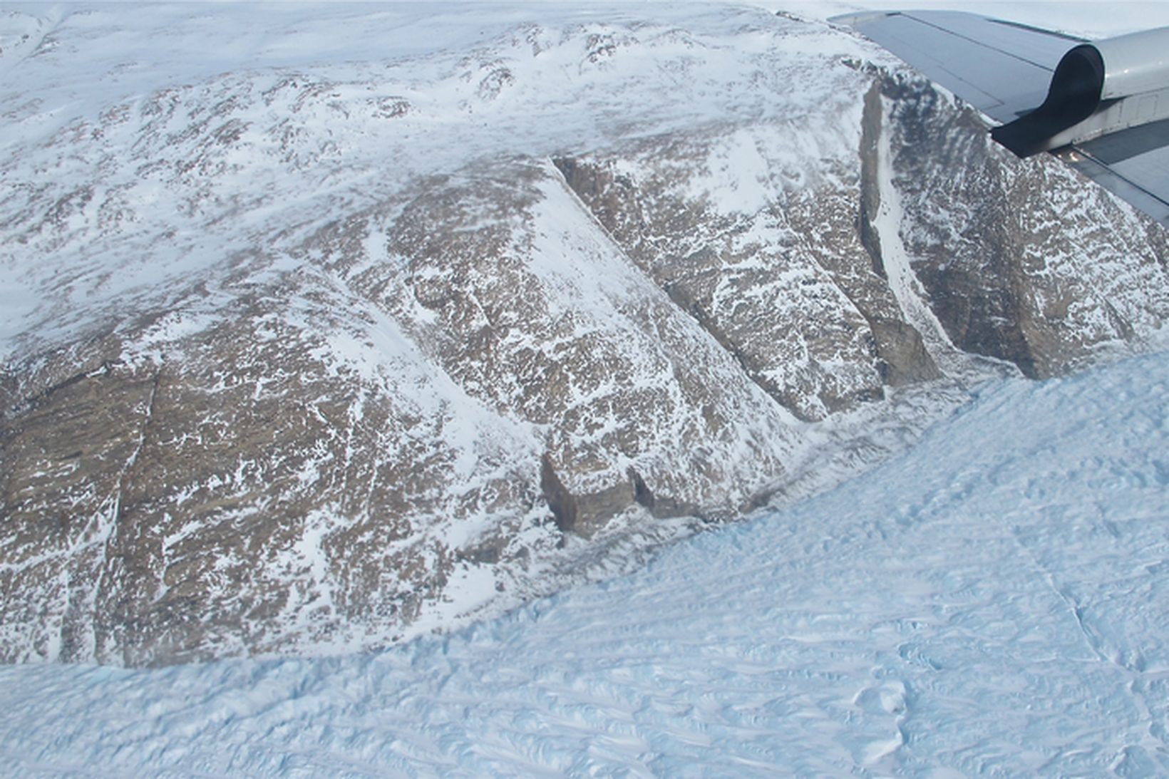 Austurhluti Grænlandsjökull séður í flugvél NASA.