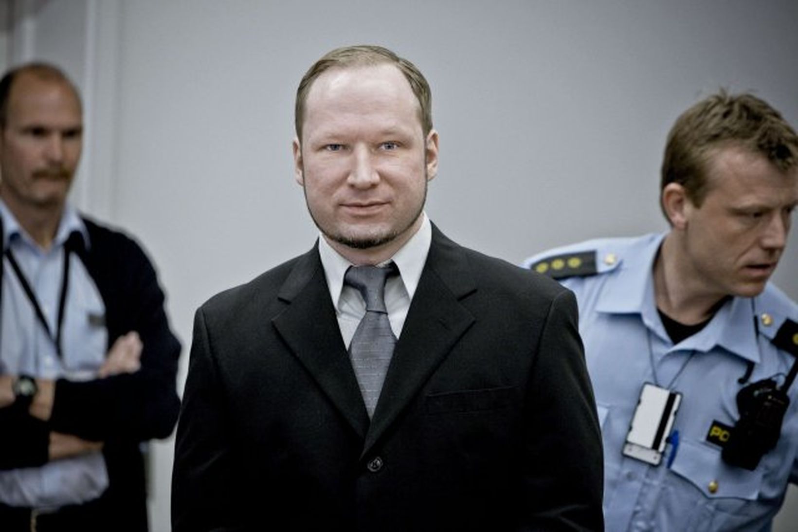 Anders Behring Breivik í réttarsalnum 9. maí.