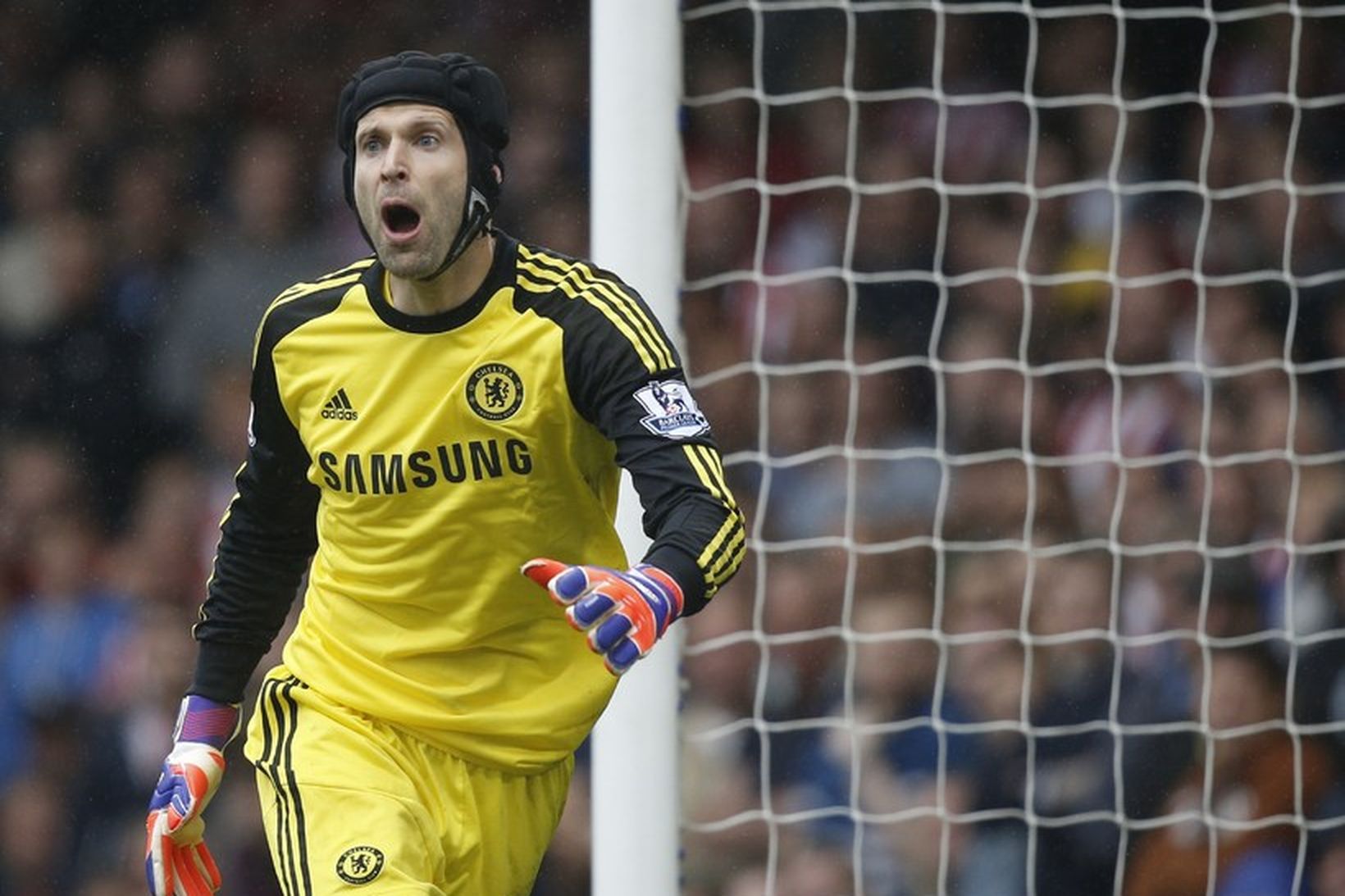 Petr Cech í leik með Chelsea.