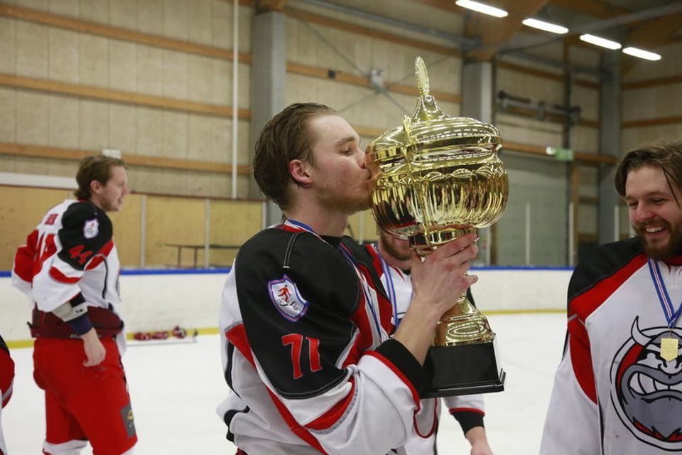 Gunnar Darri Sigurðsson fagnar í leikslok.