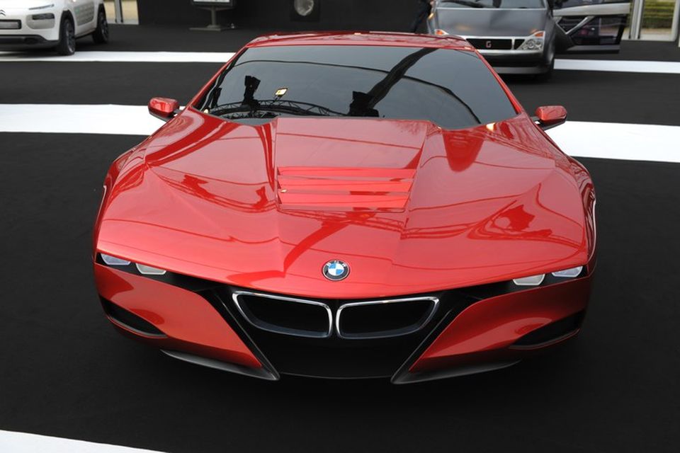 BMW sendi þennan M1 Hommage til hugmyndabílasýningarinnar í París.