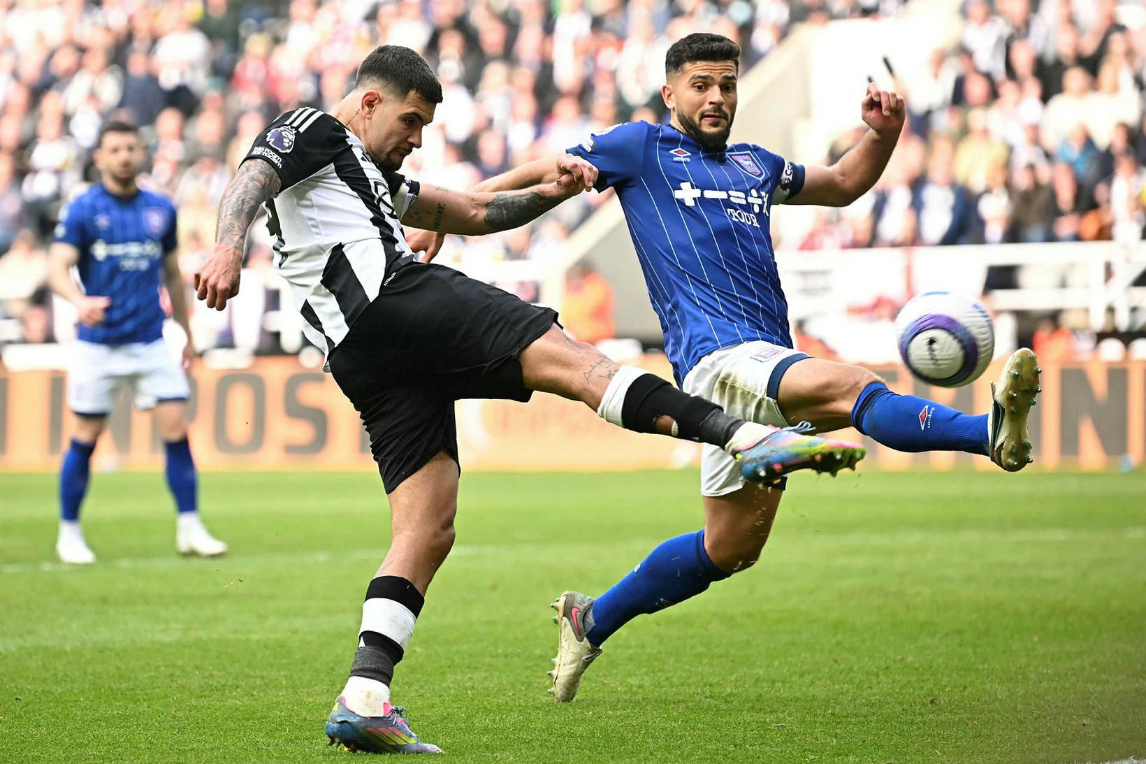 Ipseich er fallið eftir skell í Newcastle.